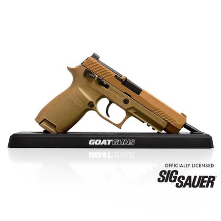 Sig Sauer M17 1:2.5 Scale Model - Tan