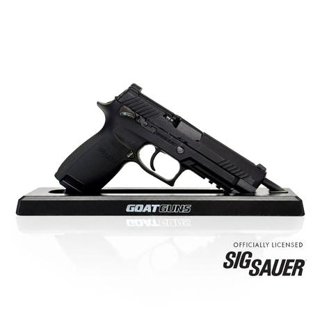 Sig Sauer M17 1:2.5 Scale Model - Black